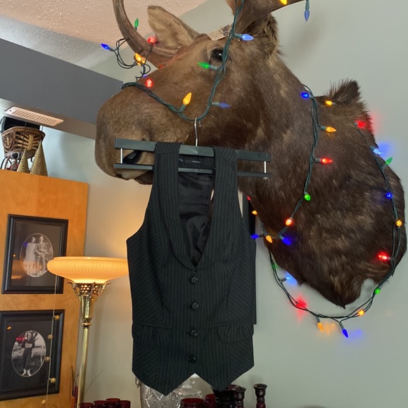 🖤BRAND NEW NO TAGS 🏷 MAURICES LOW CUT FLATTERING FORMAL VEST - Picture 2 of 11